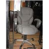 Image 1 : EXECUTIVE OFFICE CHAIR