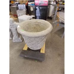CONCRETE - PLANT POT - REALLY LARGE 2006