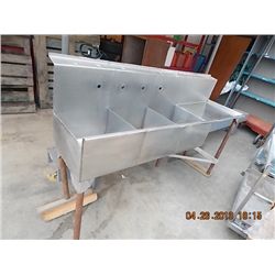DOUBLE STAINLESS STEEL COMMERCIAL SINK WITH RUNOFF