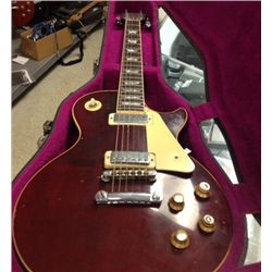 Vintage Gibson Les Paul 78/79 Deluxe Electric Guitar W/Case. All Original except for tuners