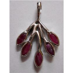 4.520g Pendant of Ruby in Leaf Shape in Silver