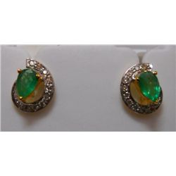 Earring of Diamond 0.16 Ctw, Emerald 0.83 Ctw in 2.40g 14kt Yellow Gold