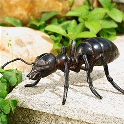 GARDEN GIANT ANT SCULPTURE