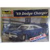 Image 2 : 2 MODEL CAR KITS.  BOXES NOT IN GOOD COND.  CARS STILL NICE.