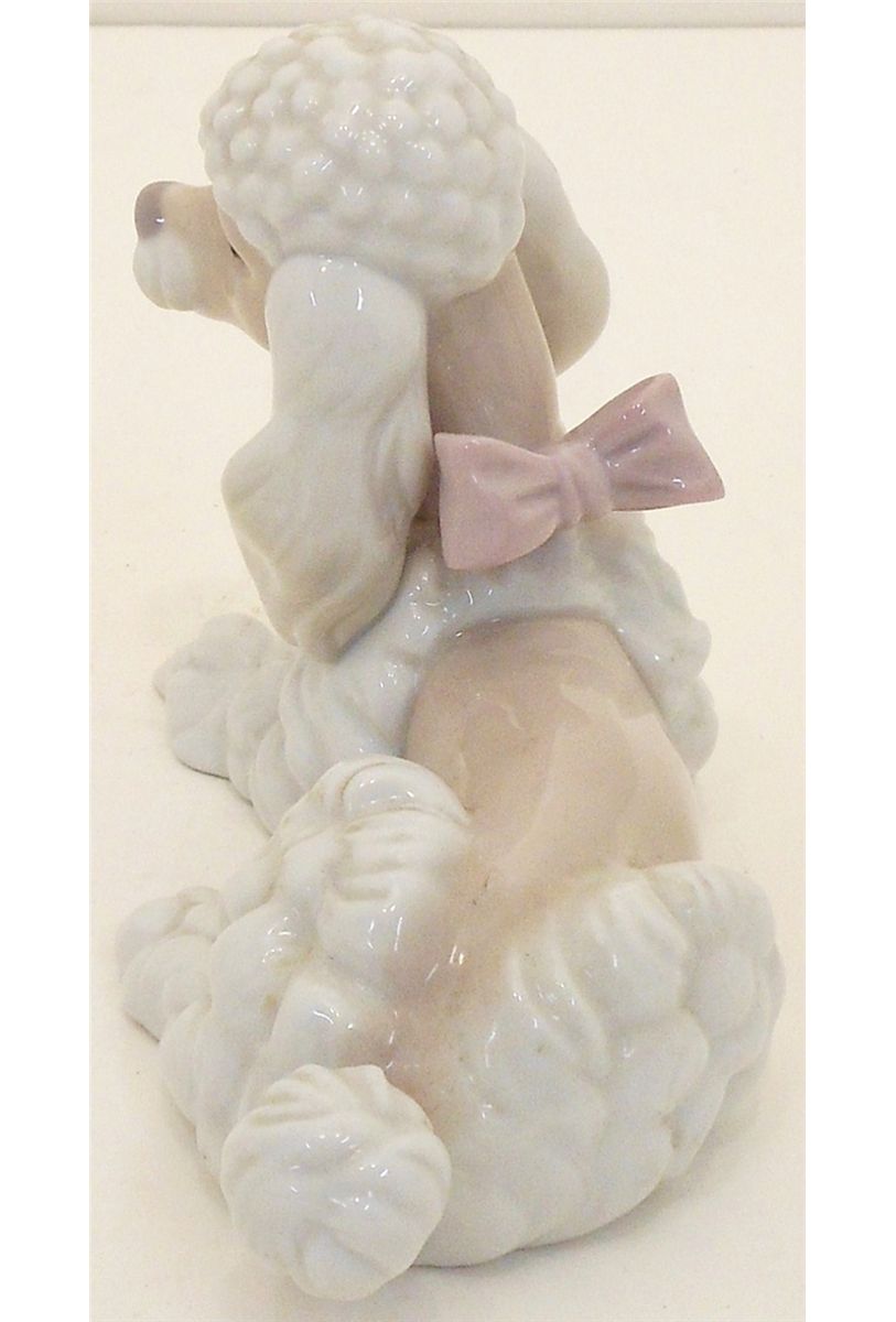 Lladro Figurine Poodle 6337