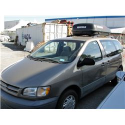 1998 Toyota Sienna *UNRESERVED*