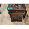 Image 1 : Small side cupboard