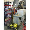 Image 1 : Construction work light