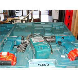 Makita cordless tool set; drill, flashlight, 2