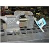 Image 1 : Bobco grey bench vice