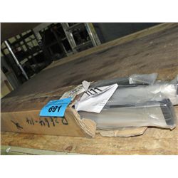 Automobile roof rack system