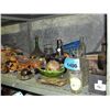 Image 1 : Shelf lot of misc collectables