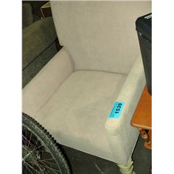 Upholstered accent chair