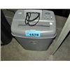 Image 1 : Init paper shredder