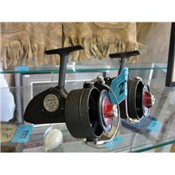 2 vintage dam quick fishermans spinning reels