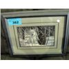 Image 1 : Framed grey wolf print