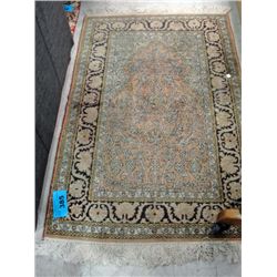 Approx 3F by 4F hand knotted persian area rug