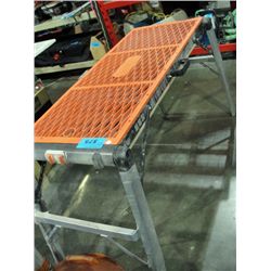Vika shop work table