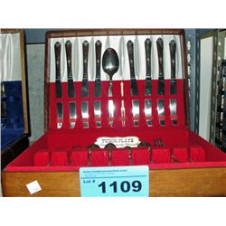 Tudor plate by onida cutlery set with box