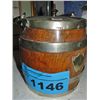 Image 1 : Vintage biscuit barrel