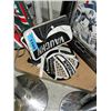 Image 1 : Vaughn goalies blocker and glove