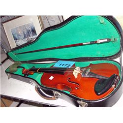 Violen with case and bow