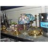 Image 1 : Shelf lot of collectables glassware and
