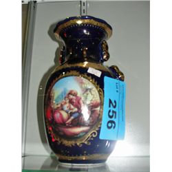 Fine porcelain vase made in japanese style