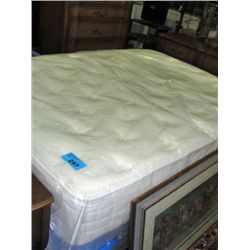 Double size mattress and boxspring set
