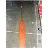 Image 1 : Wooden paddle