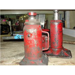2 red hydrolic bottle jacks