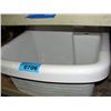 Image 1 : Laundry tub style sink