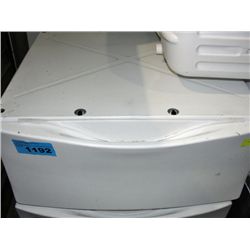 White laundry pedastol