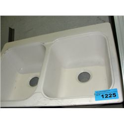 White double sink