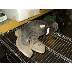 Pair: Rubber Boots