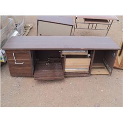 Lot: Furntiure