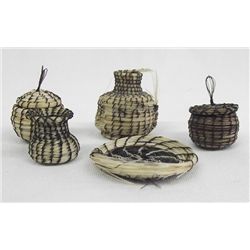Tohono O'odham Miniature Horsehair Baskets