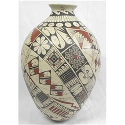 Mata Ortiz Large Museum Quality Jar - E Pacheco