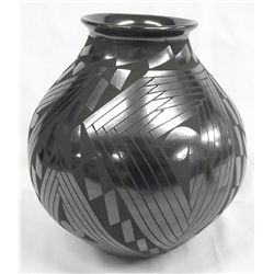 Mata Ortiz Black Jar - Luci Sota