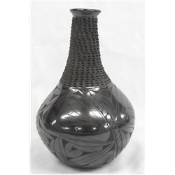 Mata Ortiz Black on Black Olla - Cesar Sandoval