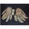 Image 2 : ALIEN CREATURE SUIT HANDS WITH HUGE CLAWS WEARABLE MATCHED PAIR FROM UNKNOWN PRODUCTION