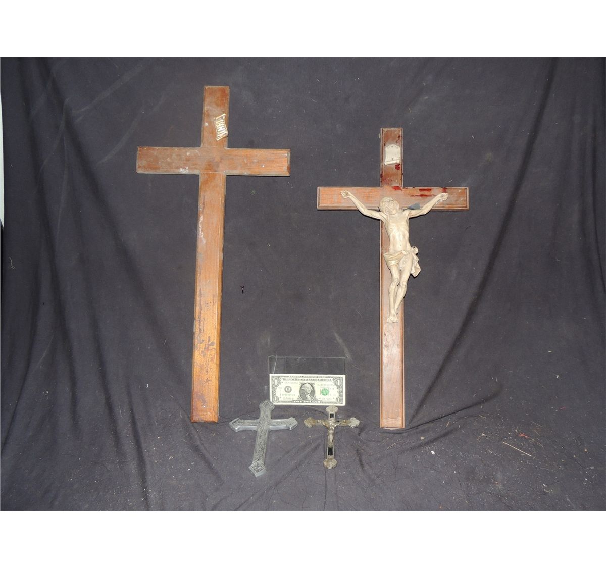 Stigmata Prop STIGMATA COLLECTION OF 4 SCREEN USED CRICIFIXES 1 IS BLOODY