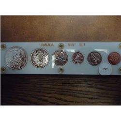 1958 CANADA MINT SET (UNC) IN PLASTIC CASE