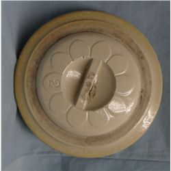 2 gal RW daisy bar lid w manufacture chip, hairline