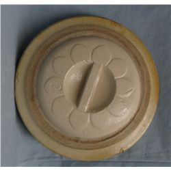 2 gal RW daisy bar lid, small chip