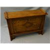 Image 2 : Cabineta cot, oak frame, very unique. 1 leg cracked.