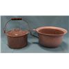 Image 1 : 2 Graniteware pieces: 9" pot; 7" pot w/ lid & handle