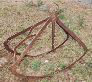 antique loose hay grapple