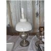 Image 1 : B & H Kerosene Lamp