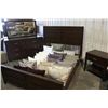 Image 2 : 5 PIECE CHERRY QUEEN BEDROOM SUITE